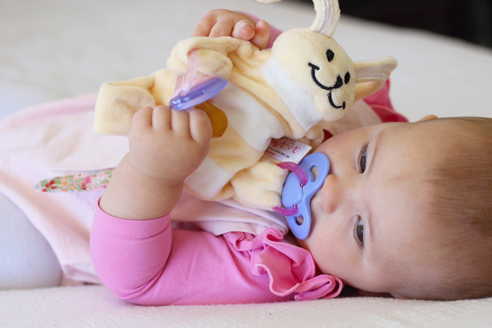 Pros & Cons of Letting Your Baby Use a Dummy Sleep Tight Babies